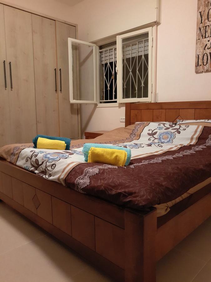 Apartamento 3 Stairs Only To Cozy Flat On Hillel St Haifa Exterior foto
