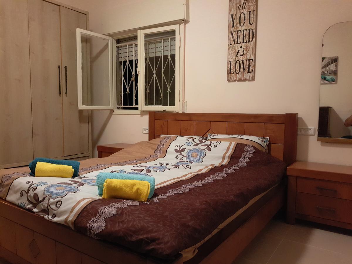 Apartamento 3 Stairs Only To Cozy Flat On Hillel St Haifa Exterior foto