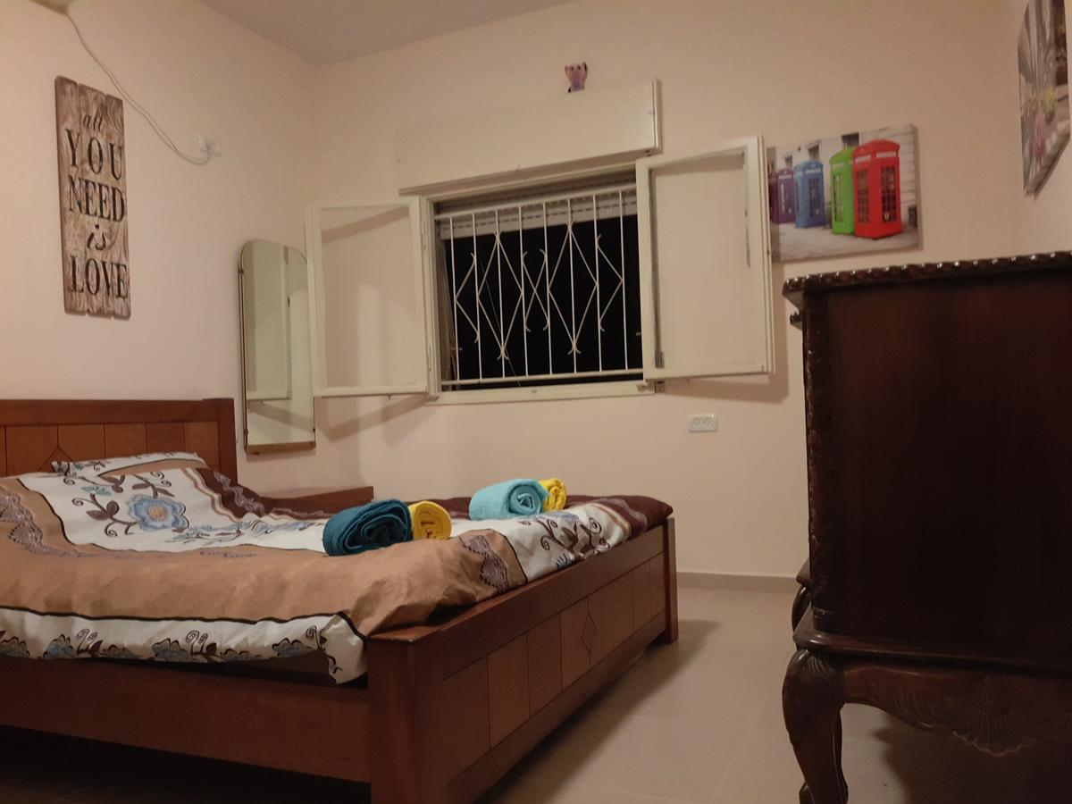 Apartamento 3 Stairs Only To Cozy Flat On Hillel St Haifa Exterior foto