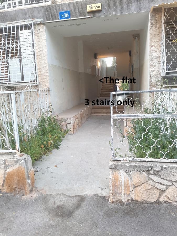 Apartamento 3 Stairs Only To Cozy Flat On Hillel St Haifa Exterior foto