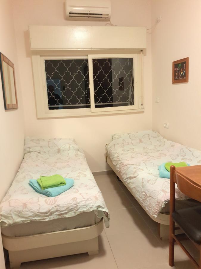 Apartamento 3 Stairs Only To Cozy Flat On Hillel St Haifa Exterior foto