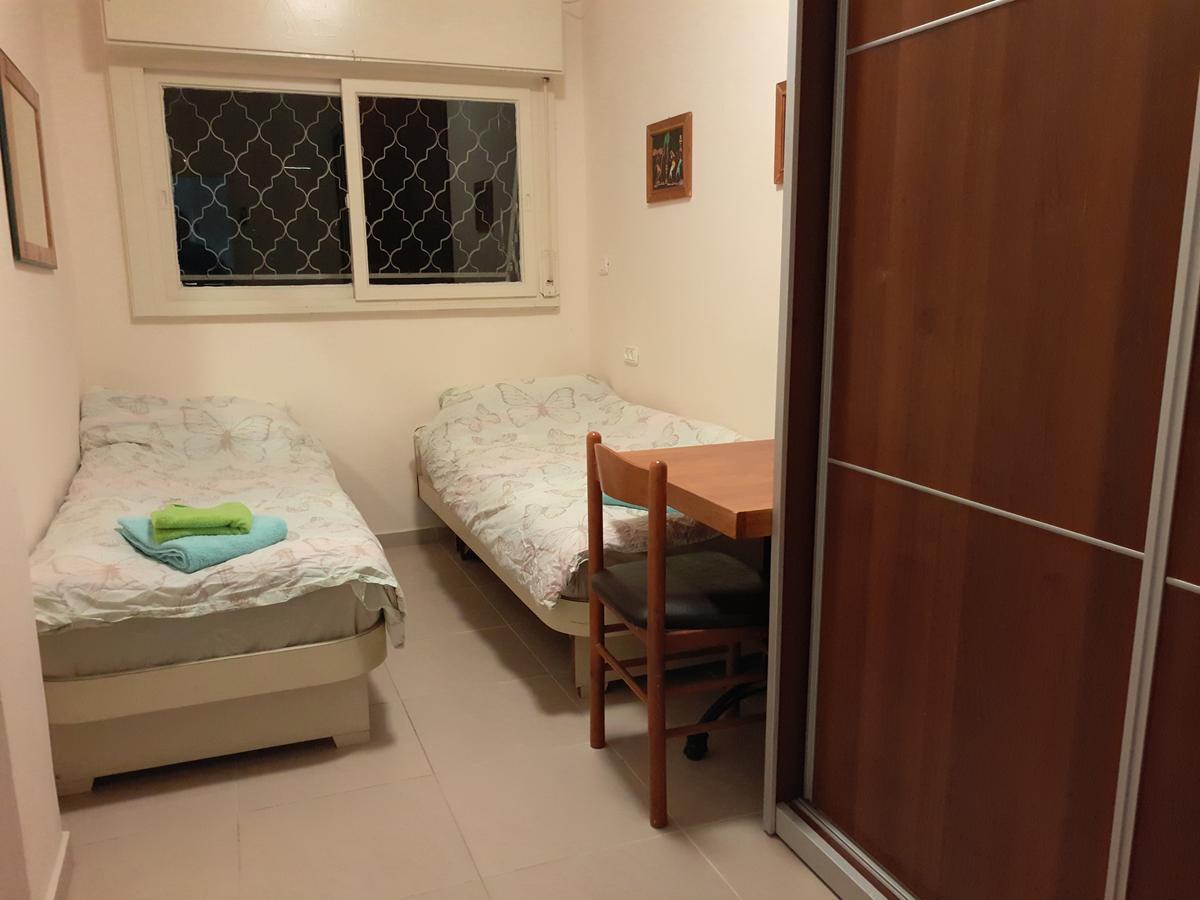 Apartamento 3 Stairs Only To Cozy Flat On Hillel St Haifa Exterior foto