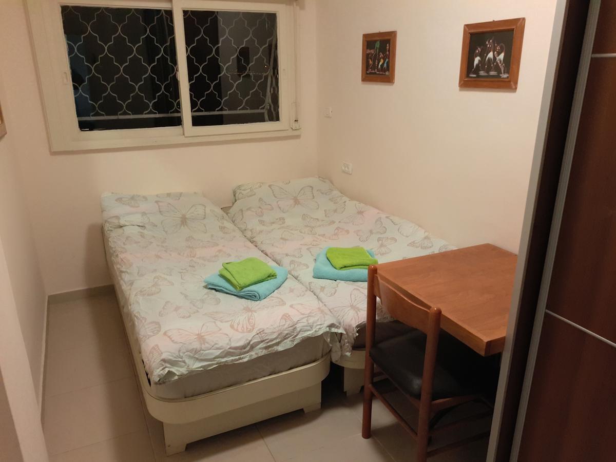 Apartamento 3 Stairs Only To Cozy Flat On Hillel St Haifa Exterior foto